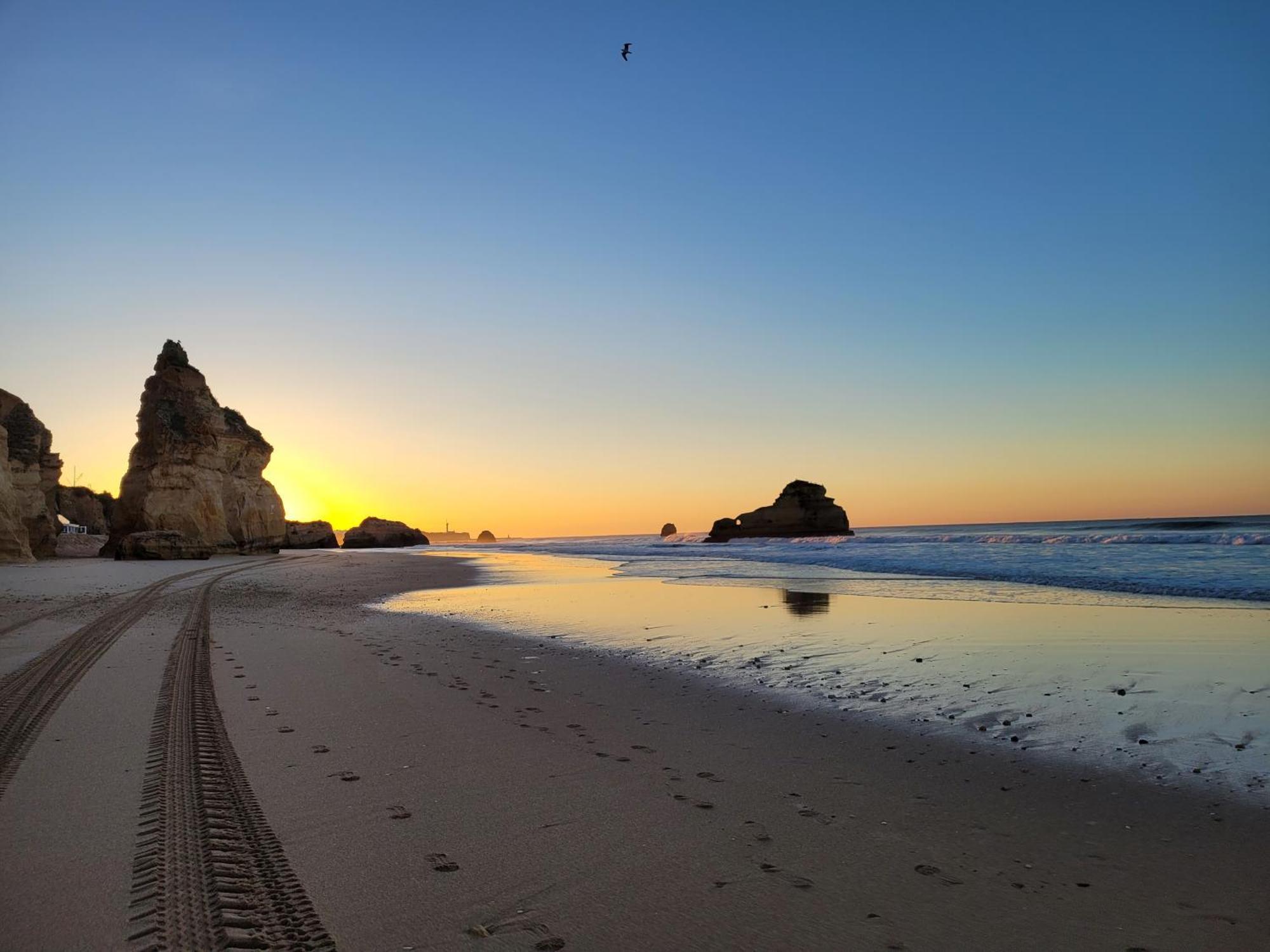 O Wow Sunset Beach And Cliffs View Portimao Exterior photo
