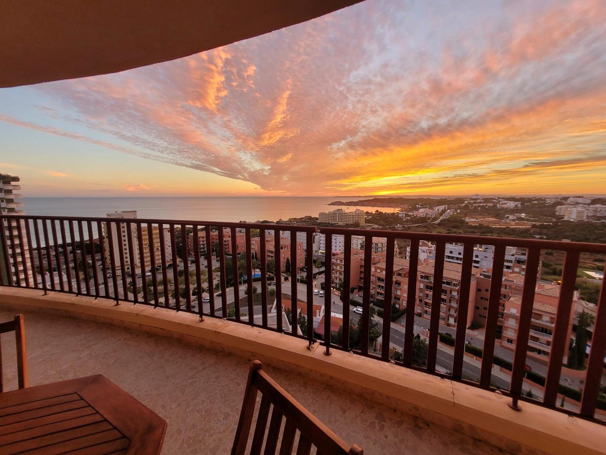 O Wow Sunset Beach And Cliffs View Portimao Exterior photo